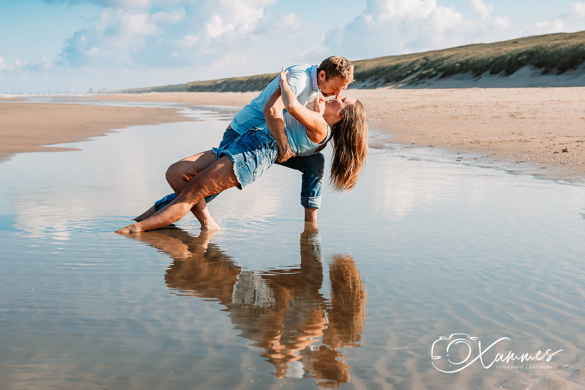 Ontdek waarom een loveshoot zoveel meer is dan alleen mooie foto’s. Een moment van echte verbondenheid, spontane liefde en blijvende herinneringen. Lees meer!