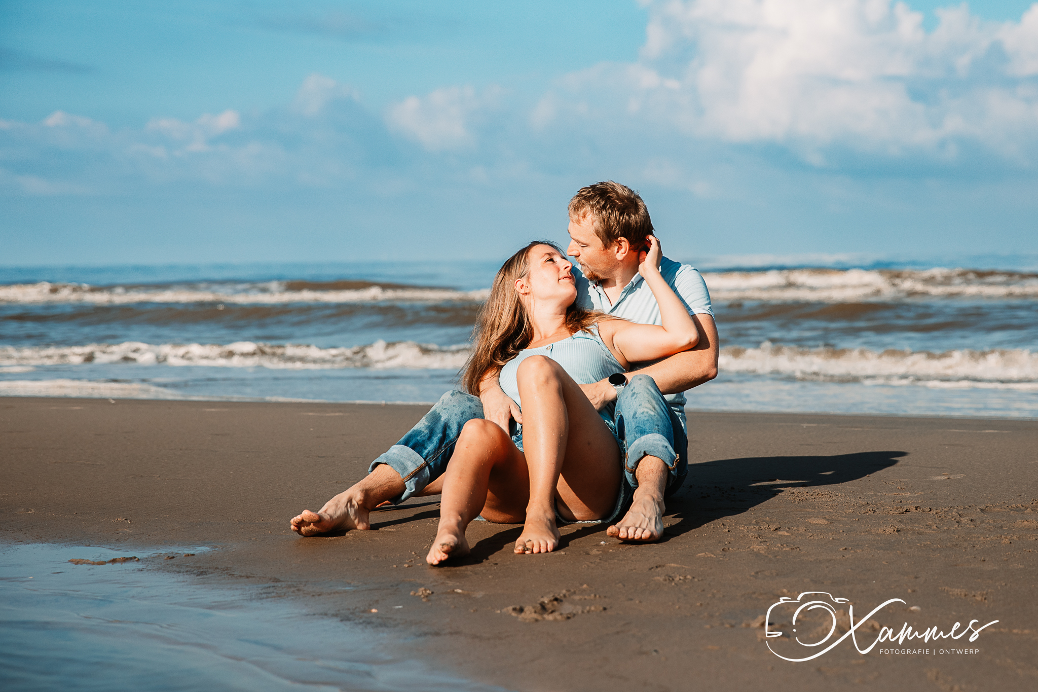 Ontdek waarom een loveshoot zoveel meer is dan alleen mooie foto’s. Een moment van echte verbondenheid, spontane liefde en blijvende herinneringen. Lees meer!