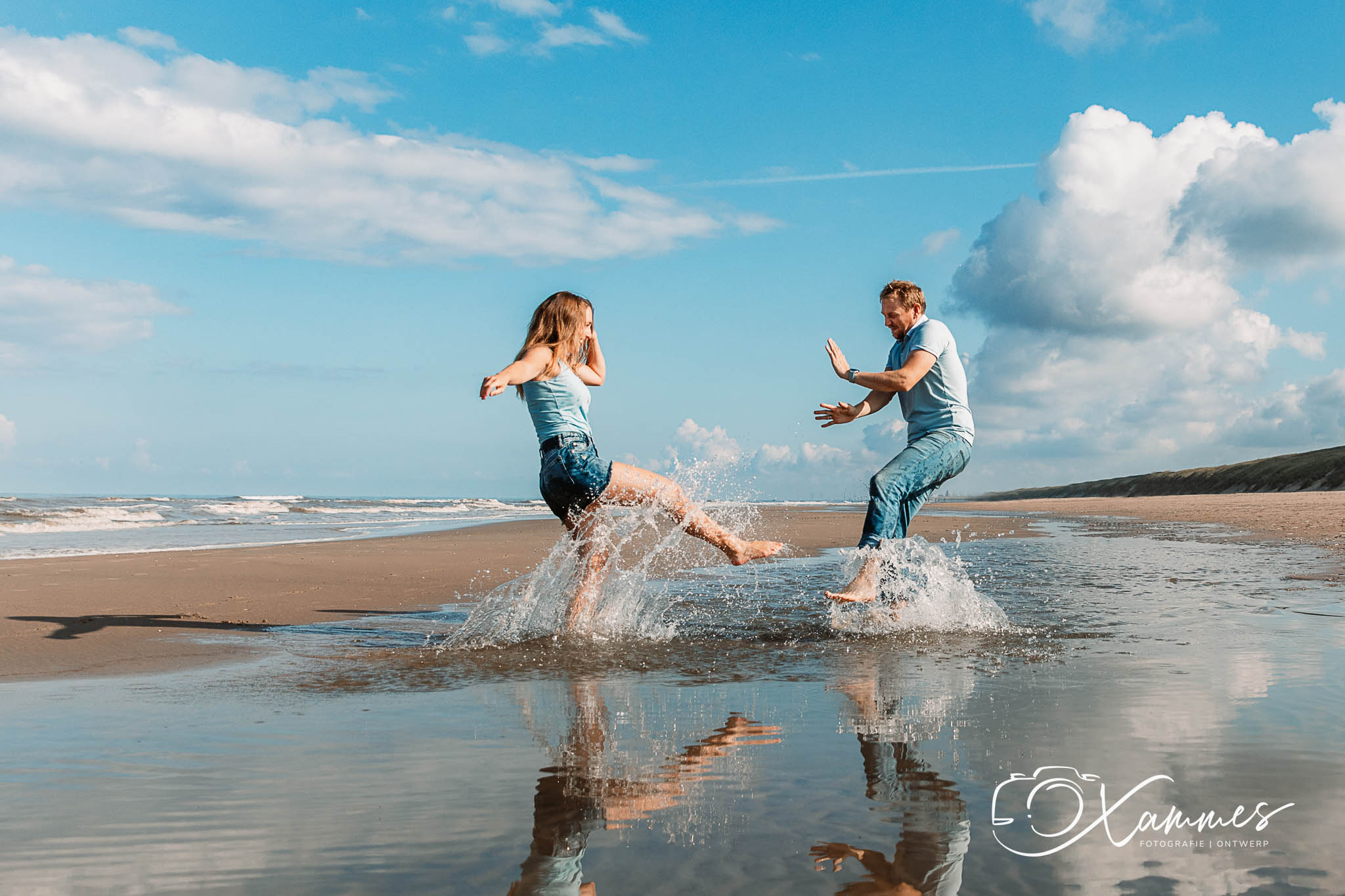 Ontdek waarom een loveshoot zoveel meer is dan alleen mooie foto’s. Een moment van echte verbondenheid, spontane liefde en blijvende herinneringen. Lees meer!
