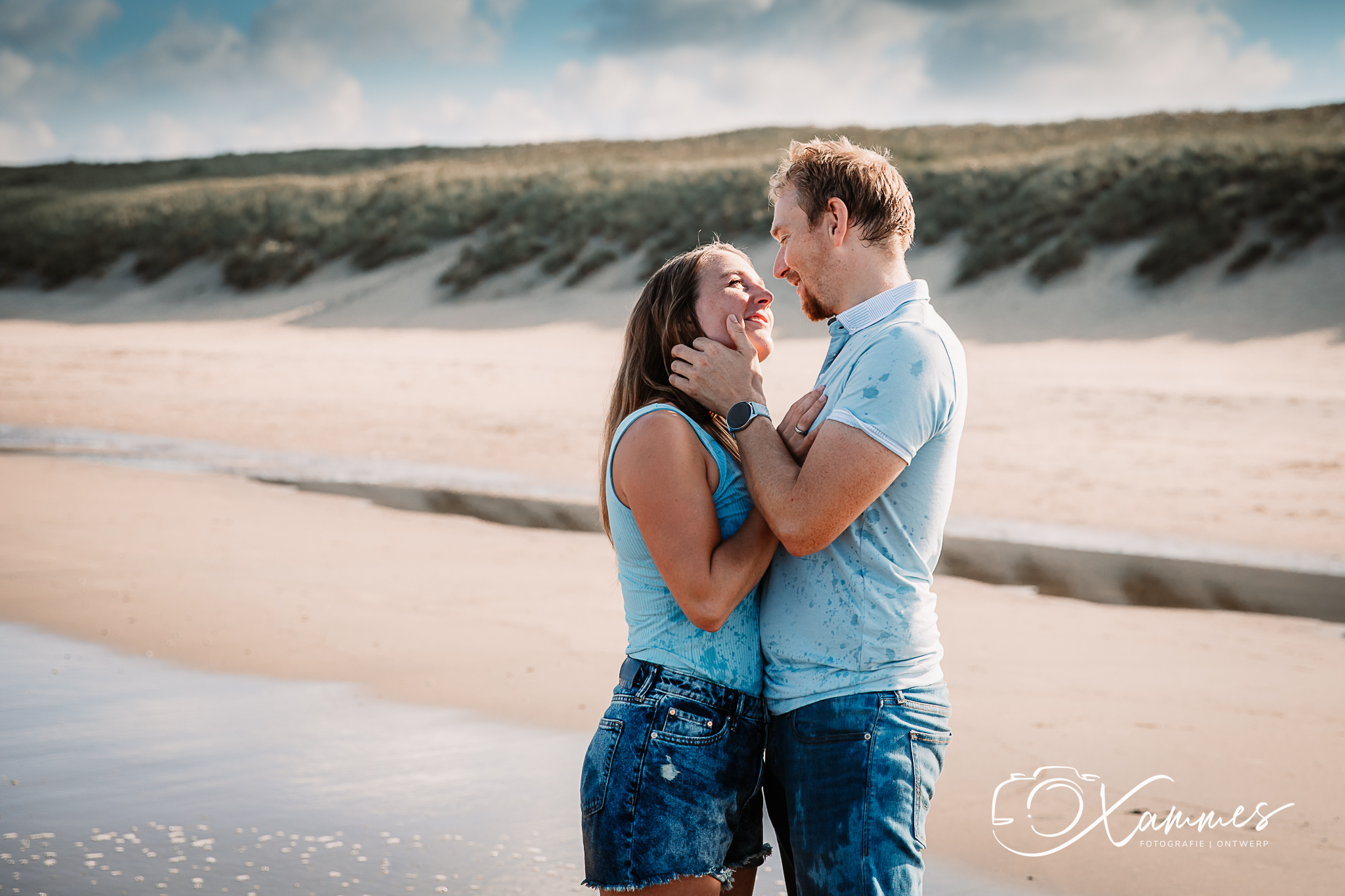 Ontdek waarom een loveshoot zoveel meer is dan alleen mooie foto’s. Een moment van echte verbondenheid, spontane liefde en blijvende herinneringen. Lees meer!