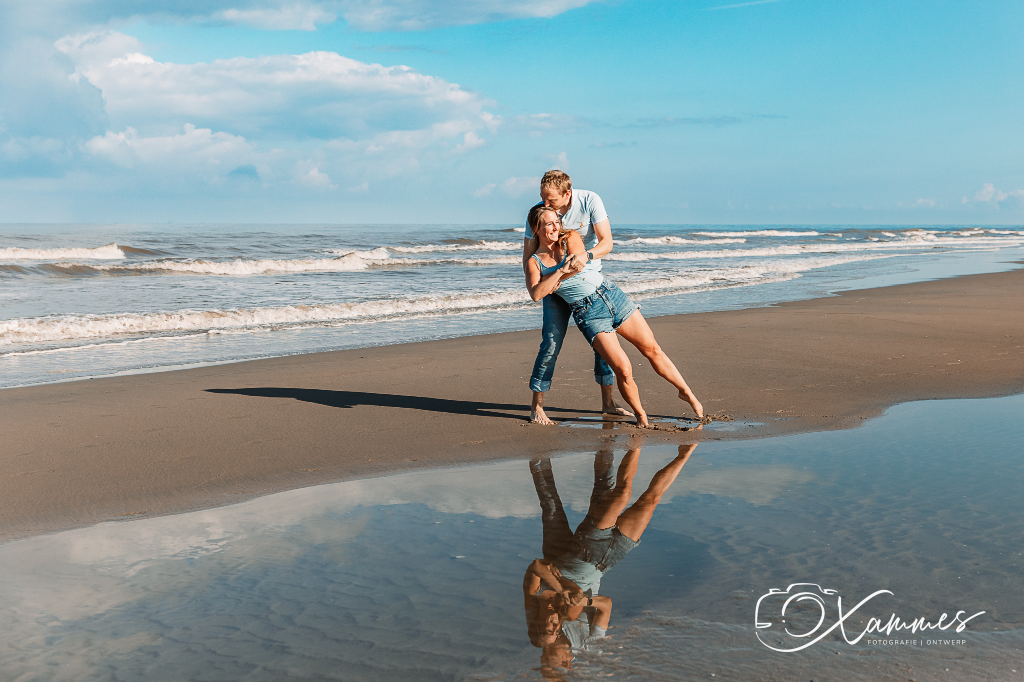 Ontdek waarom een loveshoot zoveel meer is dan alleen mooie foto’s. Een moment van echte verbondenheid, spontane liefde en blijvende herinneringen. Lees meer!