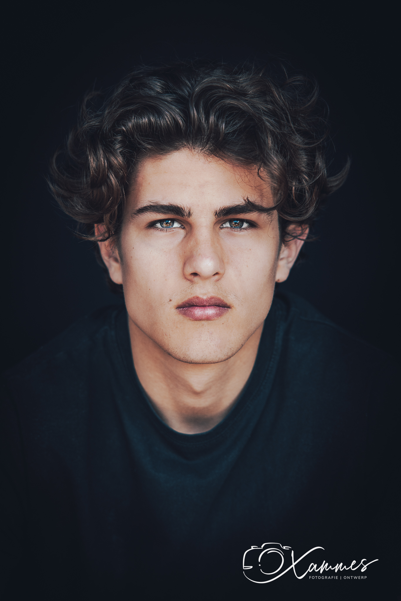 Ik kom met liefde en plezier bij je thuis om een puur portret te maken dat echt jouw persoonlijkheid vastlegt of dat van je kind