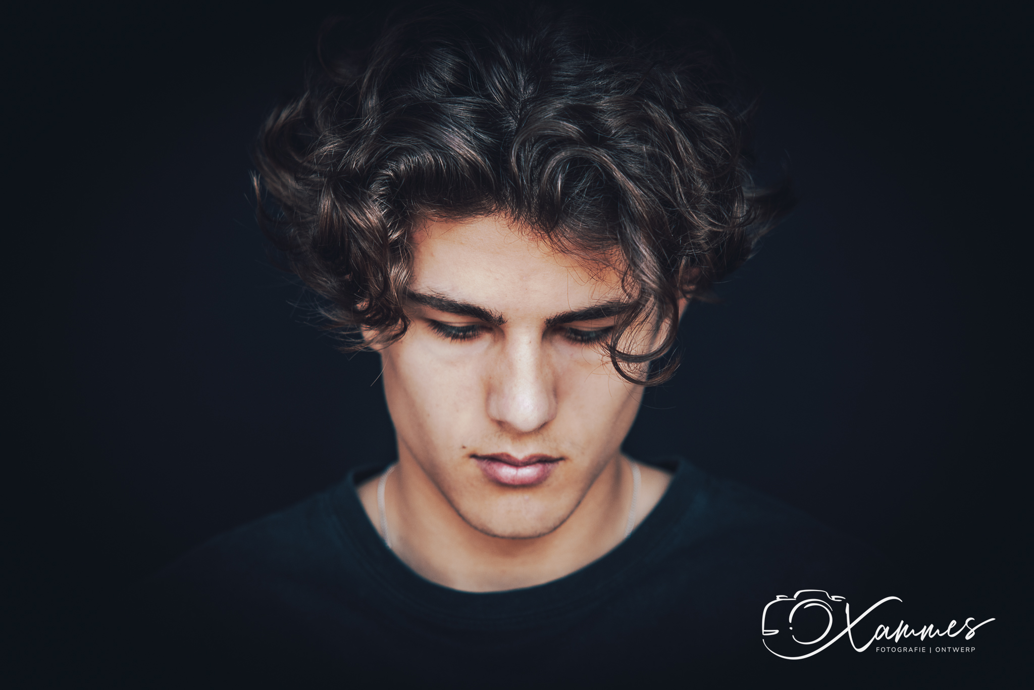 Ik kom met liefde en plezier bij je thuis om een puur portret te maken dat echt jouw persoonlijkheid vastlegt