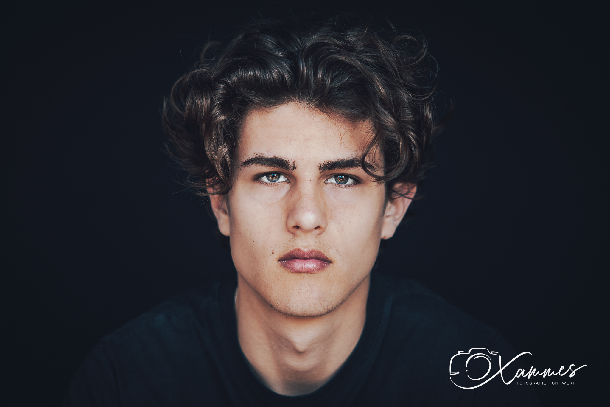Ik kom met liefde en plezier bij je thuis om een puur portret te maken dat echt jouw persoonlijkheid vastlegt of dat van je kind.