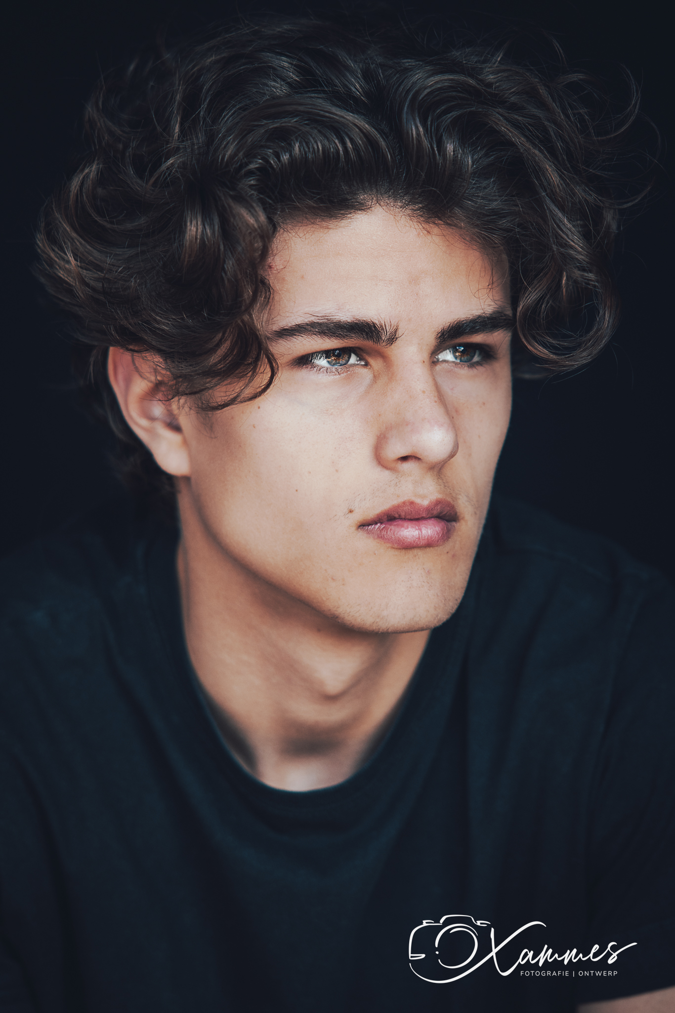 Ik kom met liefde en plezier bij je thuis om een puur portret te maken dat echt jouw persoonlijkheid vastlegt of dat van je kind