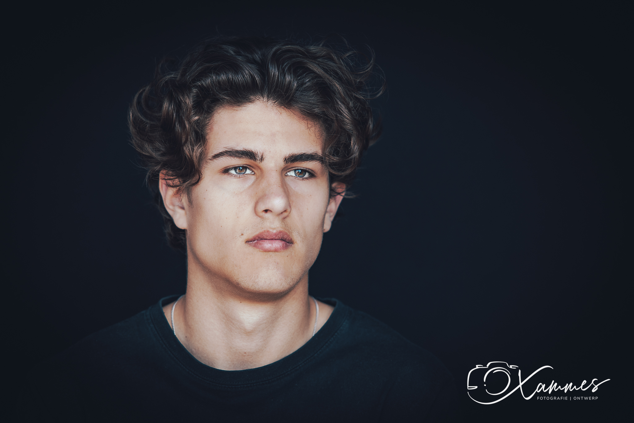 Ik kom met liefde en plezier bij je thuis om een puur portret te maken dat echt jouw persoonlijkheid vastlegt of dat van je kind