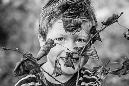 Schoolfotografen investeren enorm veel tijd, liefde en kosten in hun werk, maar krijgen vaak te maken met onbegrip over prijzen en het ontbreken van betaling. Lees hier wat dit doet met een professioneel fotograaf.